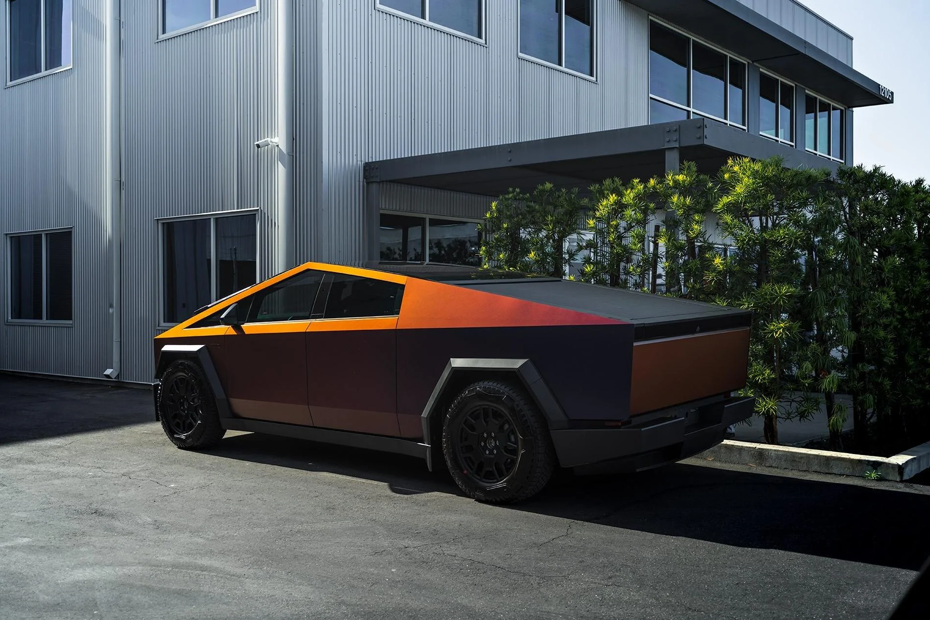 Tesla Cybertruck COLOR SHIFT / FADE / CHAMELEON Vinyl Wrap & PPF Cybertruck -- Photos & Videos Avery Dennison SW900 Satin Roaring Thunder vinyl wrap on Cybertruck 19