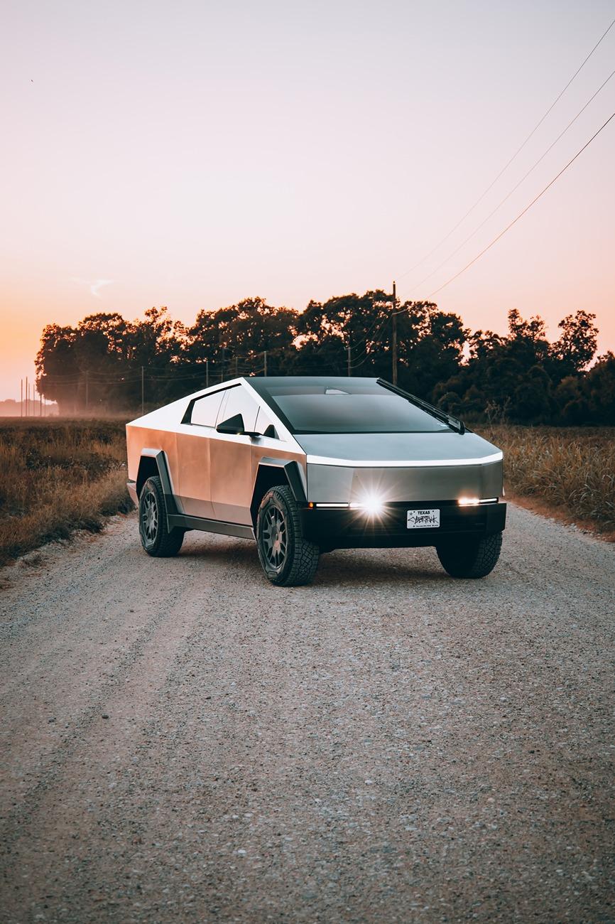 Tesla Cybertruck Unforgettable Cybertruck Moments: Captured by a Pro Photographer! 20240825_015255090_iOS1