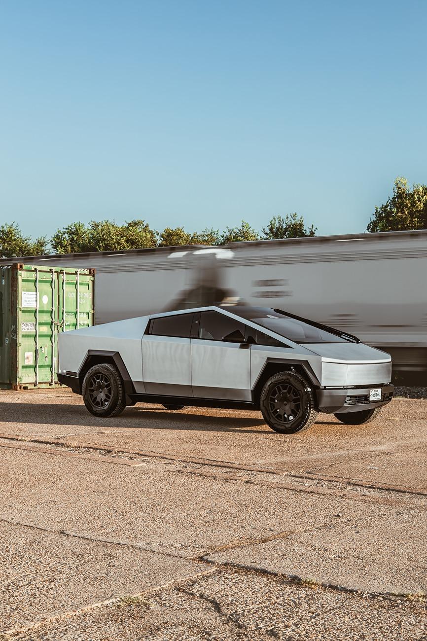 Tesla Cybertruck Unforgettable Cybertruck Moments: Captured by a Pro Photographer! 20240825_010618010_iOS1