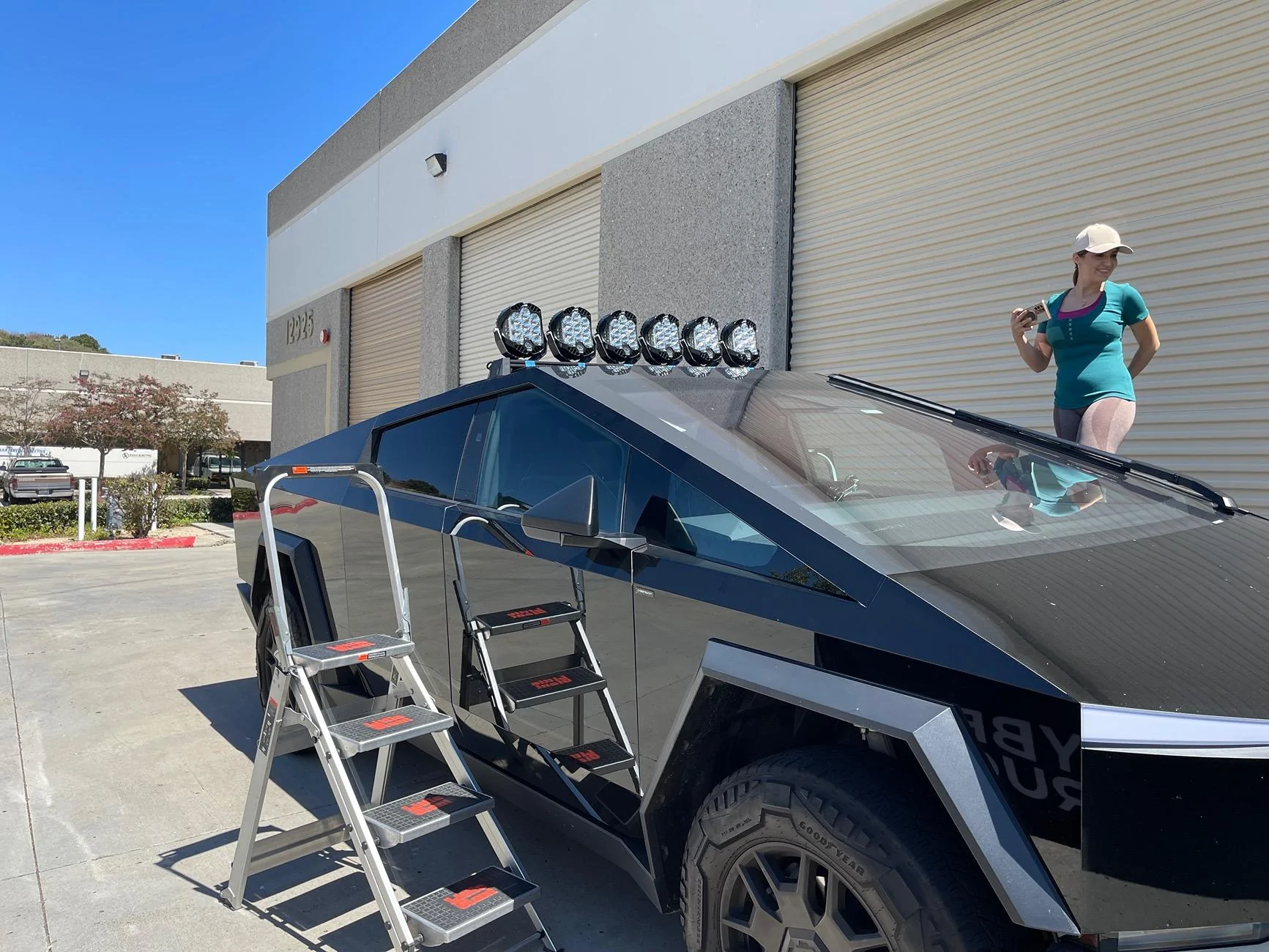 Tesla Cybertruck 🤯 CYBERTRUCKco x Baja Designs 89,000 Lumens LP9 Pro kit IMG_7103