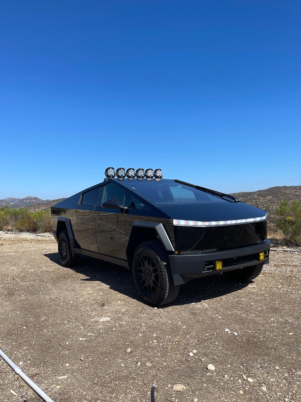 Tesla Cybertruck 🤯 CYBERTRUCKco x Baja Designs 89,000 Lumens LP9 Pro kit IMG_7104