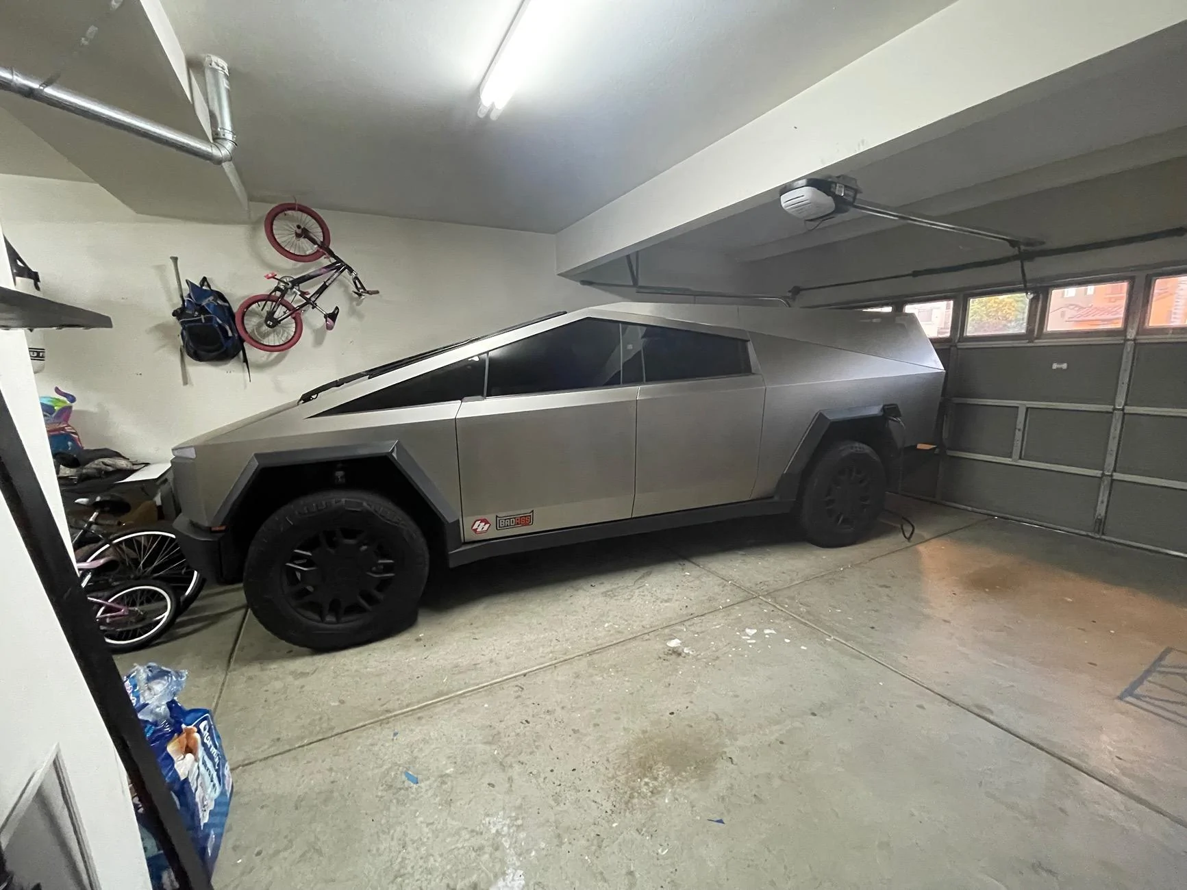 Tesla Cybertruck 🤯 CYBERTRUCKco x Baja Designs 89,000 Lumens LP9 Pro kit IMG_7117