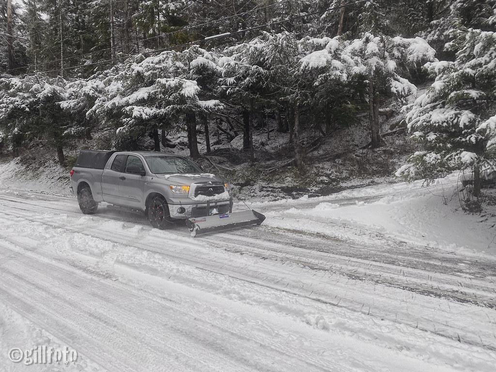 Tesla Cybertruck Why CyberTruck will be the BEST Truck for Plowing Snow Tundra plowin