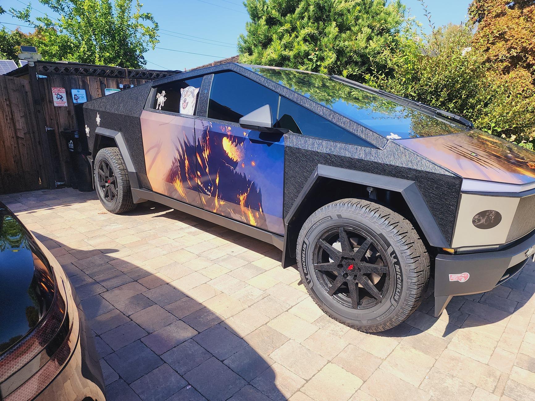 Tesla Cybertruck A simple CT wheel cover solution. 20240829_152444[1]