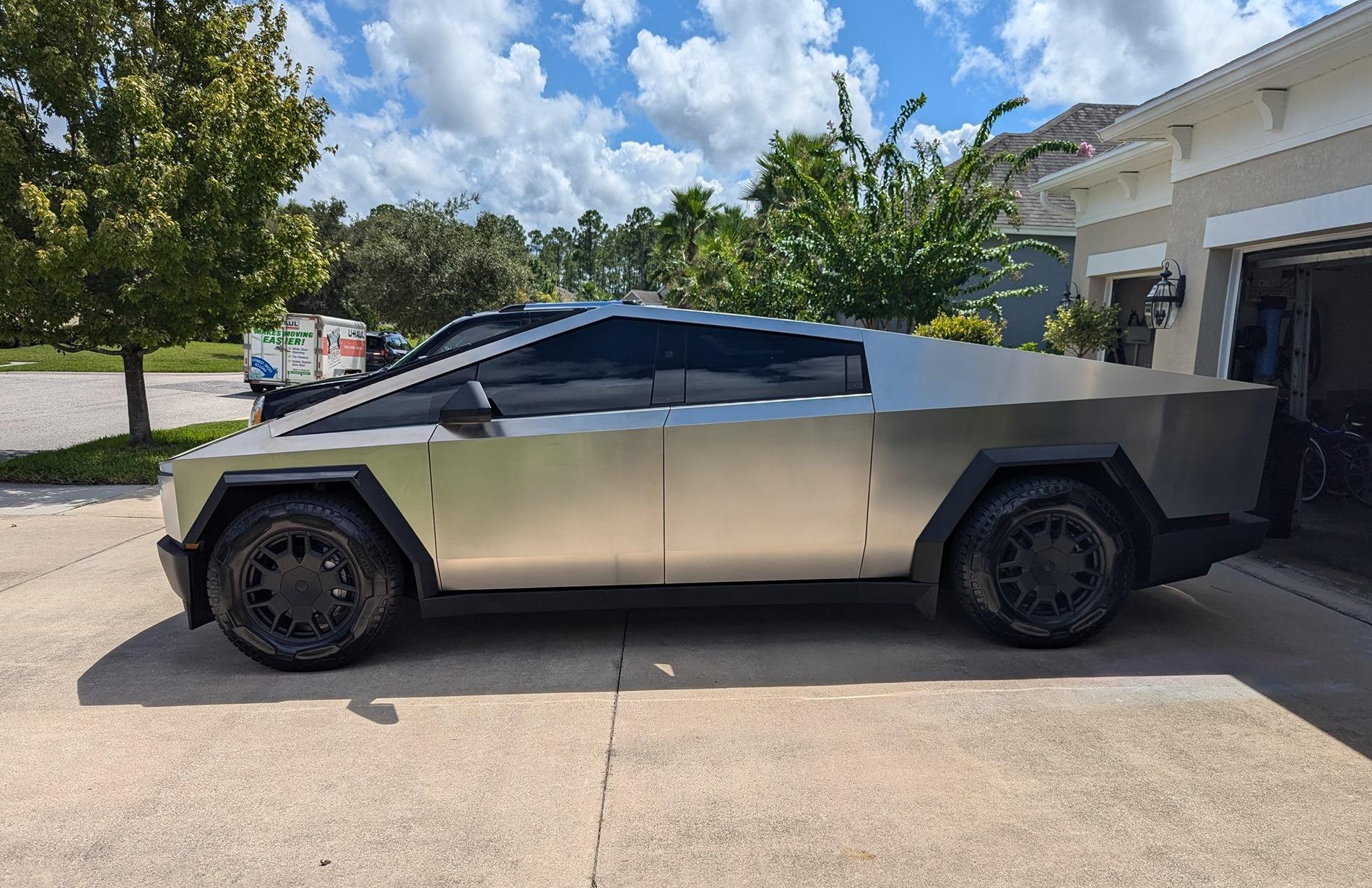 Tesla Cybertruck Wheel covers coming with new deliveries? PXL_20240830_181554496~2