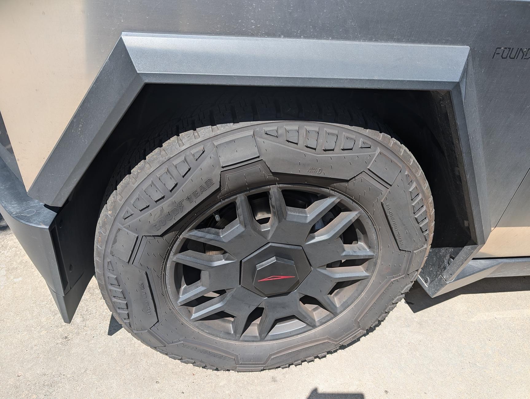 Tesla Cybertruck Wheel hub covers - which one looks better? PXL_20240901_201721570