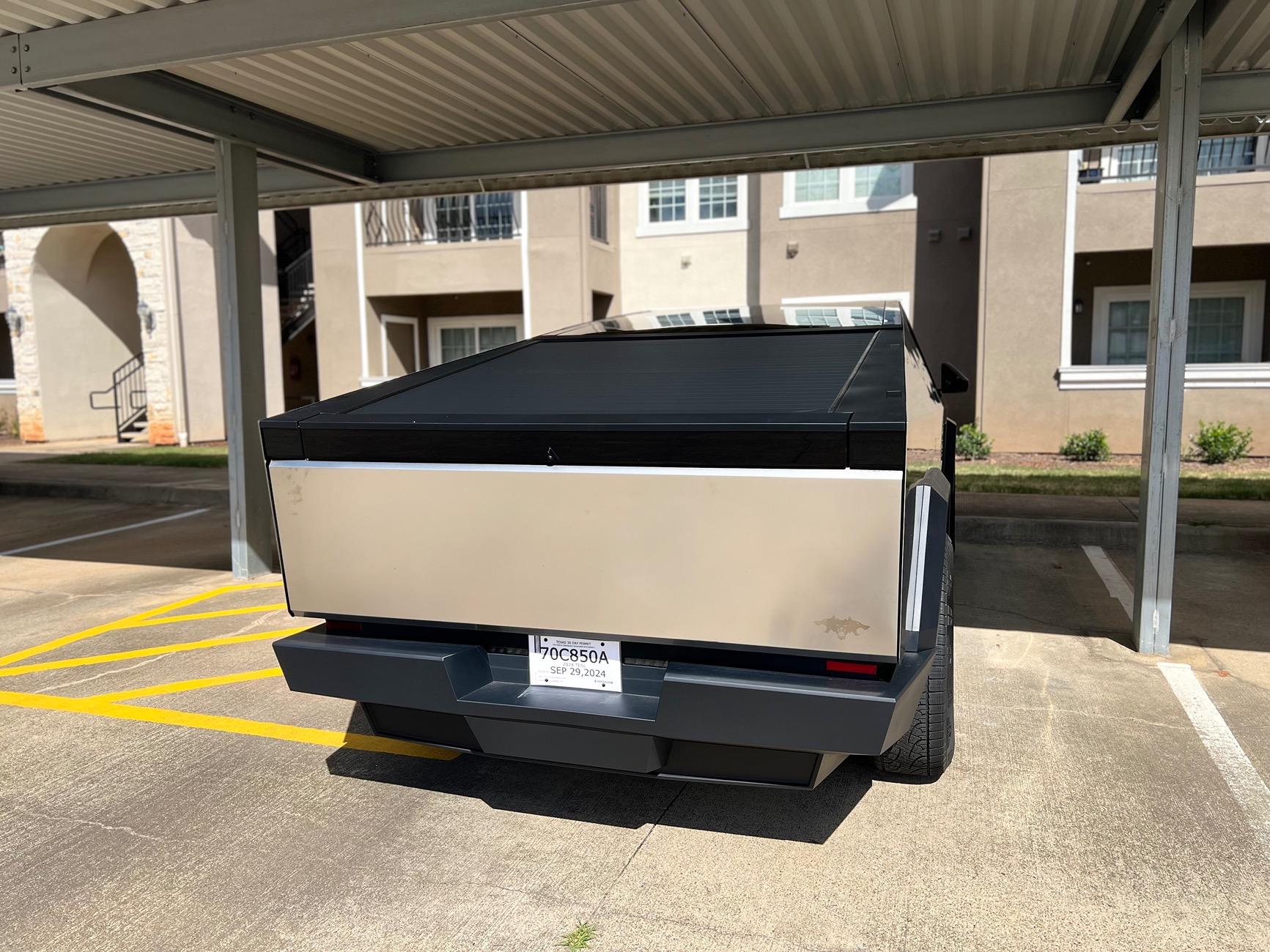 Tesla Cybertruck Cyberbeast waiting room ⏳ IMG_0805