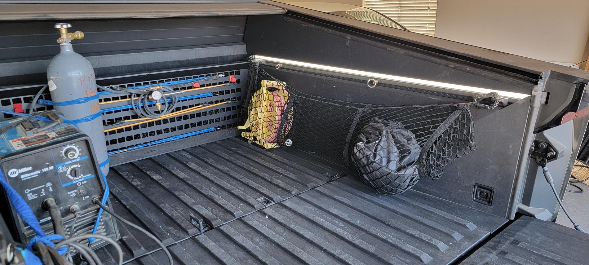 Tesla Cybertruck 🦾 Cybertruck doing truck stuff!  Post your photos! 20240902_074824