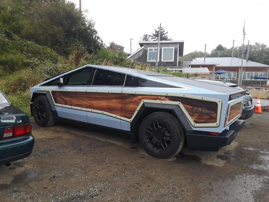 Tesla Cybertruck Cyber Country Squire Station Wagon spotted cybertruck ford country squire wagon 2