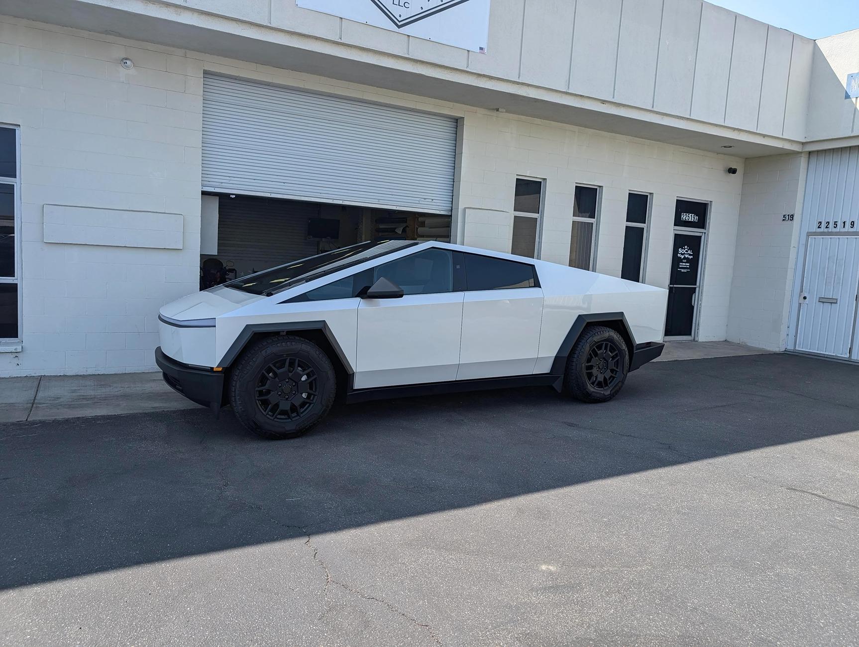 Tesla Cybertruck Gloss Moon Pearl White PPF Wrap by Inozetek gloss-moon-pearl-white-ppf-inozetek-v0-dugz6hxzpbmd1