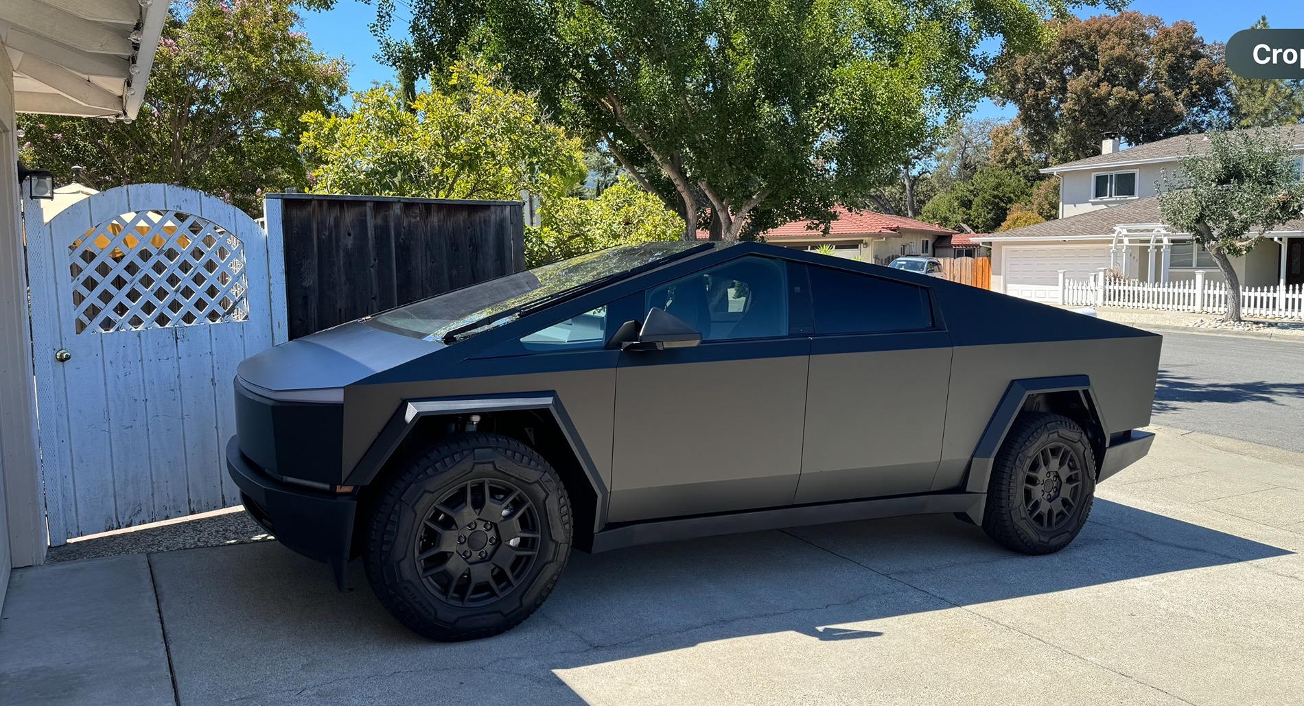 Tesla Cybertruck Cybertruck in Matt Black !! 1725322946201-aq