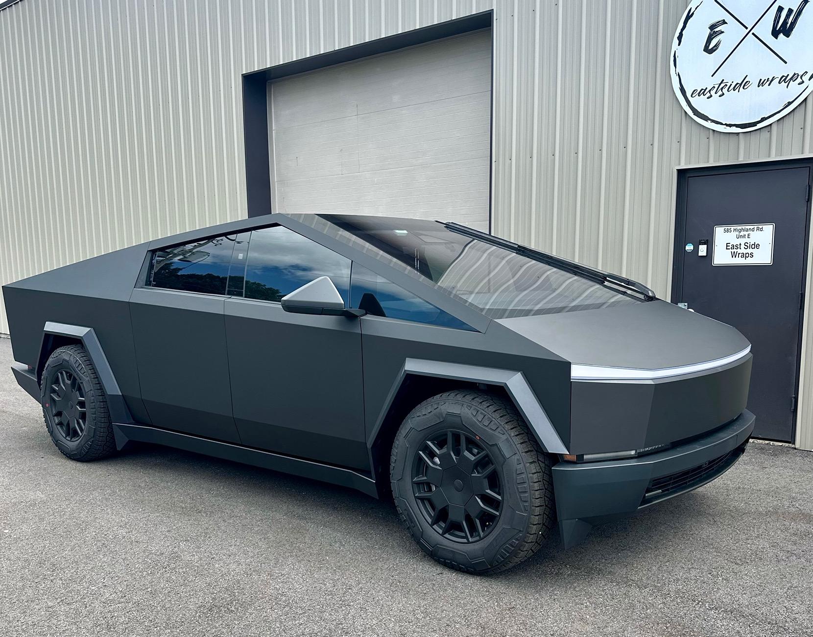 Tesla Cybertruck Cybertruck in Matt Black !! IMG_1673