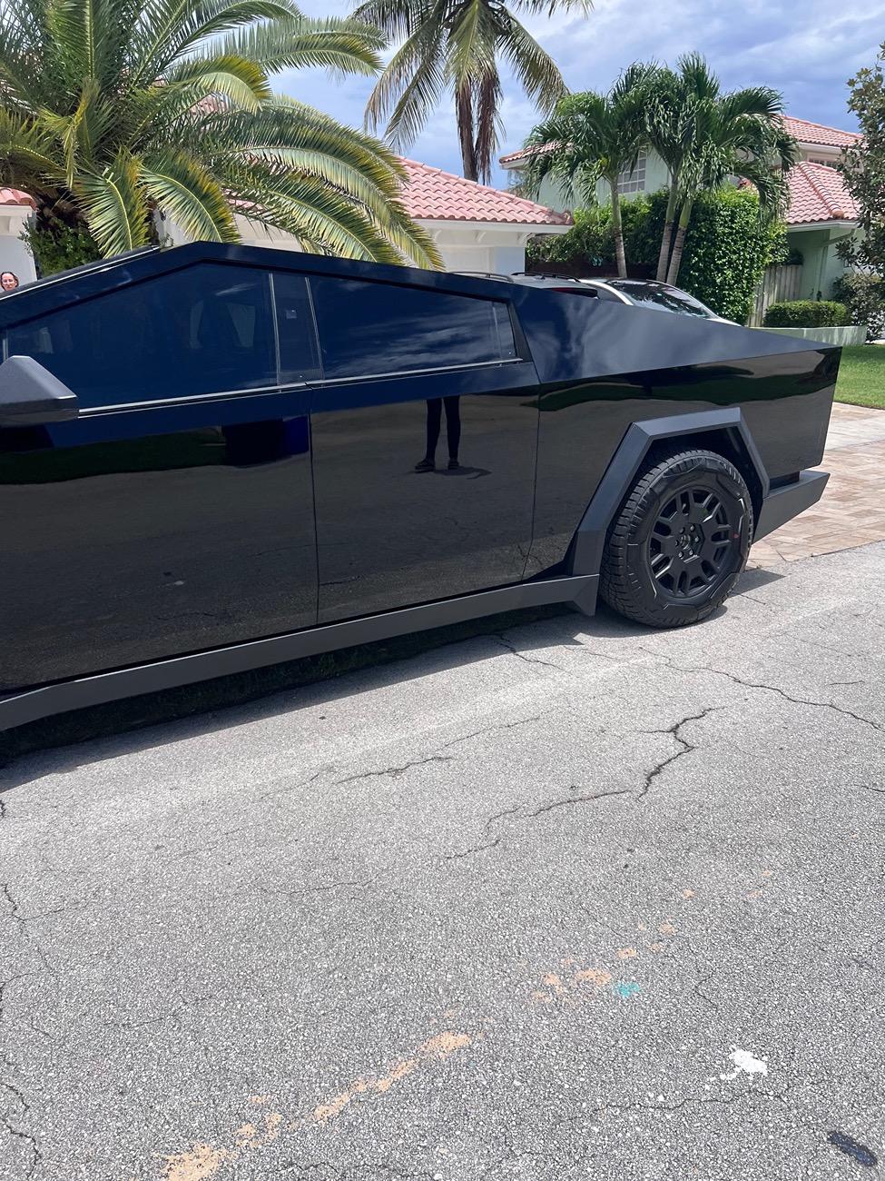 Tesla Cybertruck My beast IMG_9468