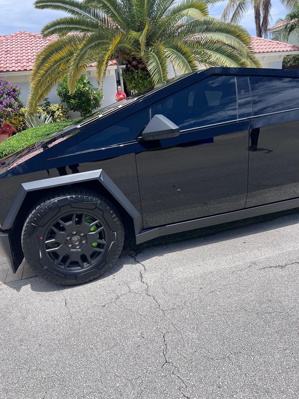 Tesla Cybertruck My beast IMG_9467