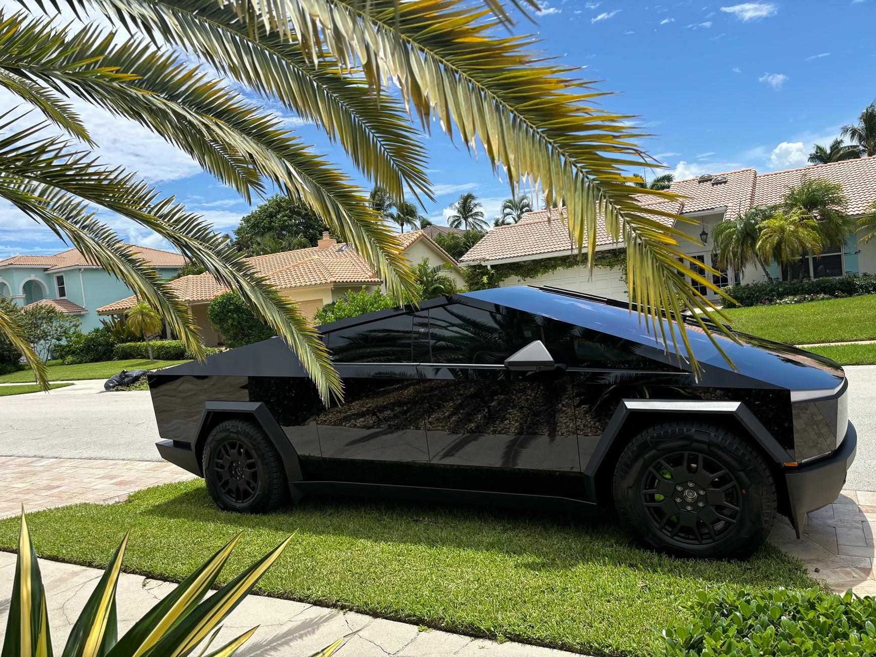 Tesla Cybertruck My beast IMG_3741