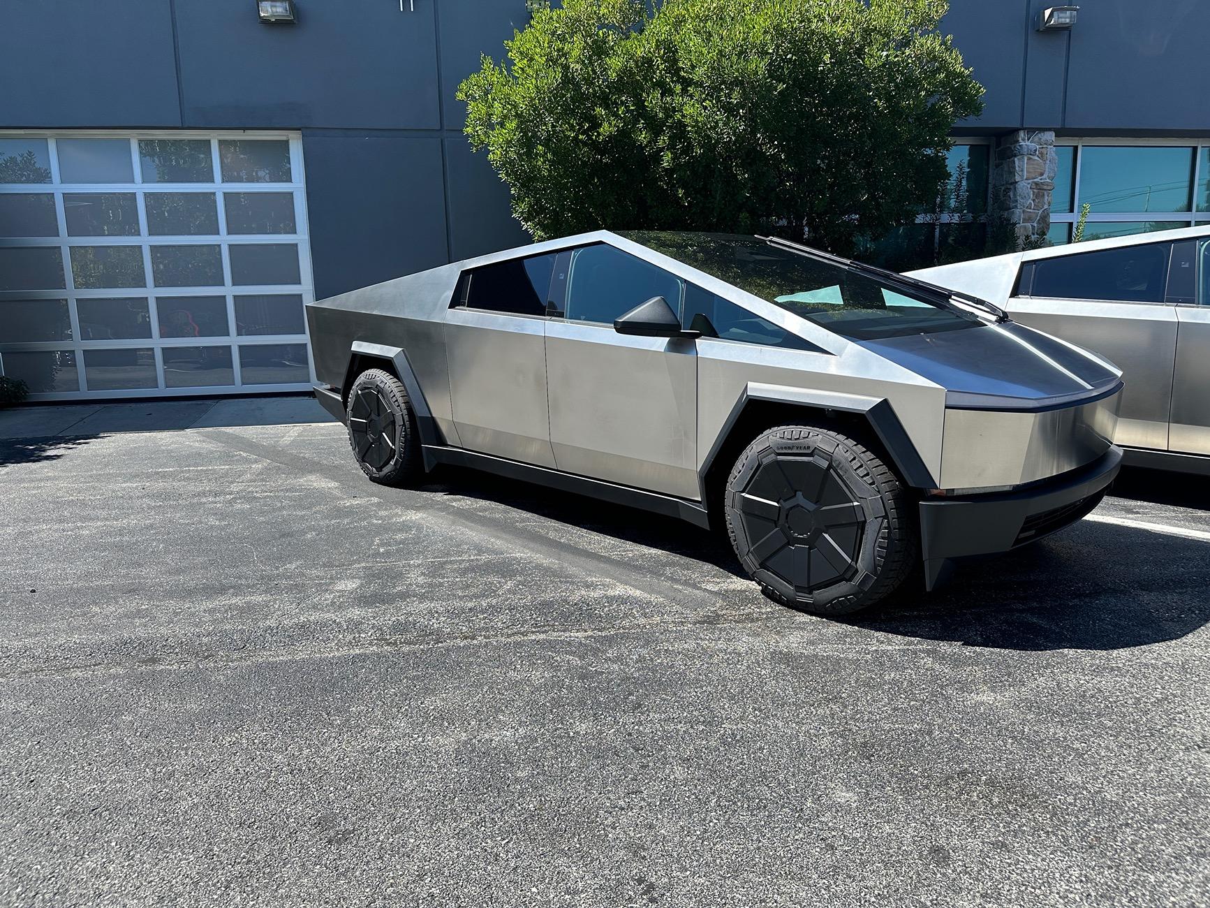 Tesla Cybertruck Cyberbeast waiting room ⏳ IMG_1236.JPG