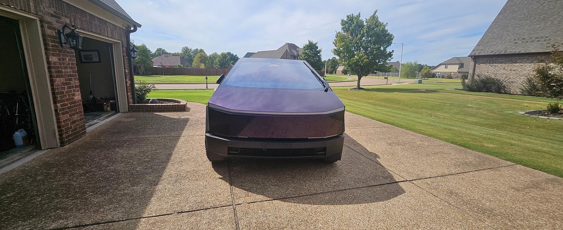 Tesla Cybertruck Black Purple Metallic wrap 20240903_150126