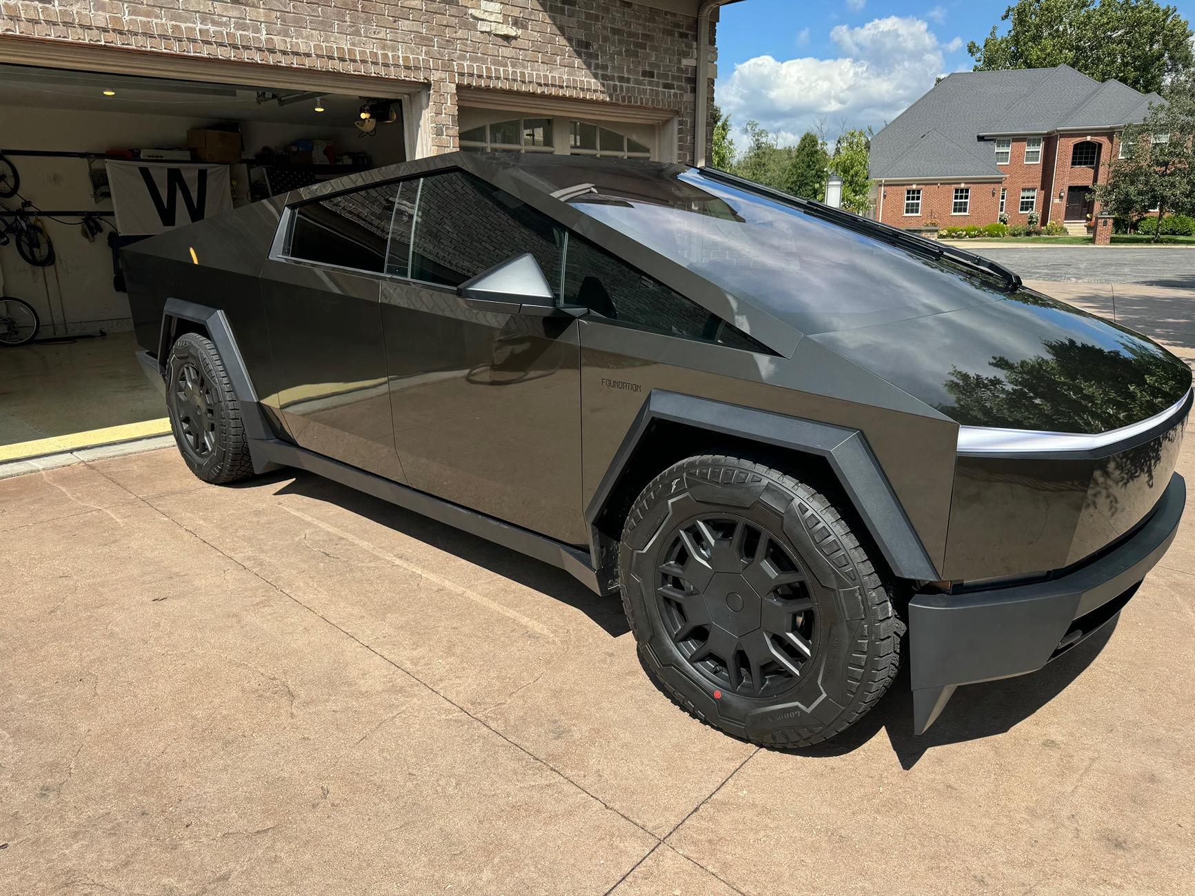 Tesla Cybertruck My beast IMG_7266