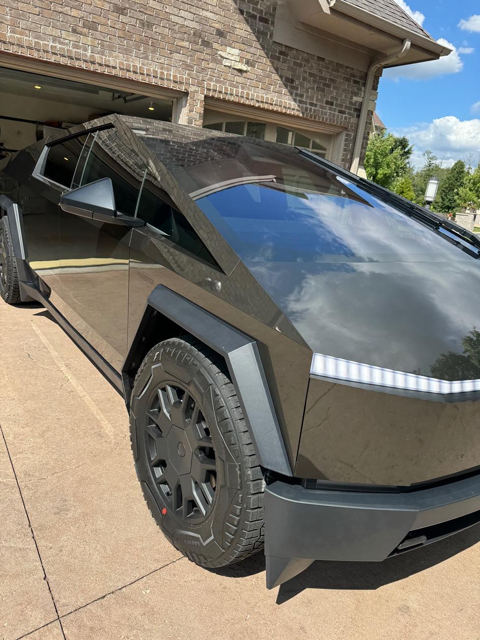 Tesla Cybertruck My beast IMG_7264