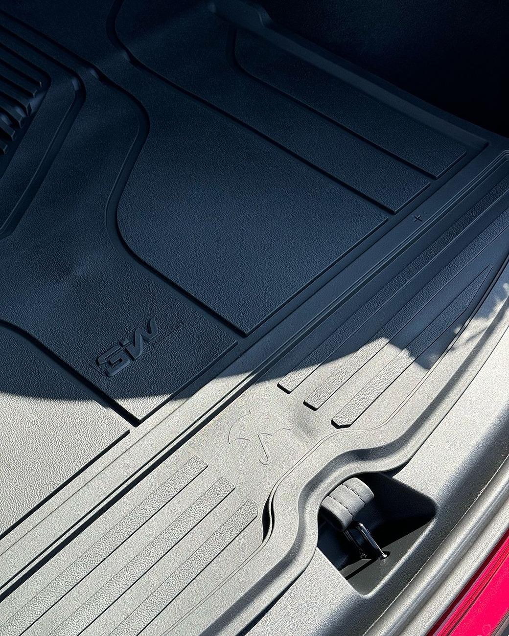 Tesla Cybertruck Custom-Fit Floor Mats Designed for Tesla Snapinsta.app_451615481_18028652654275615_825636055311174032_n_1080