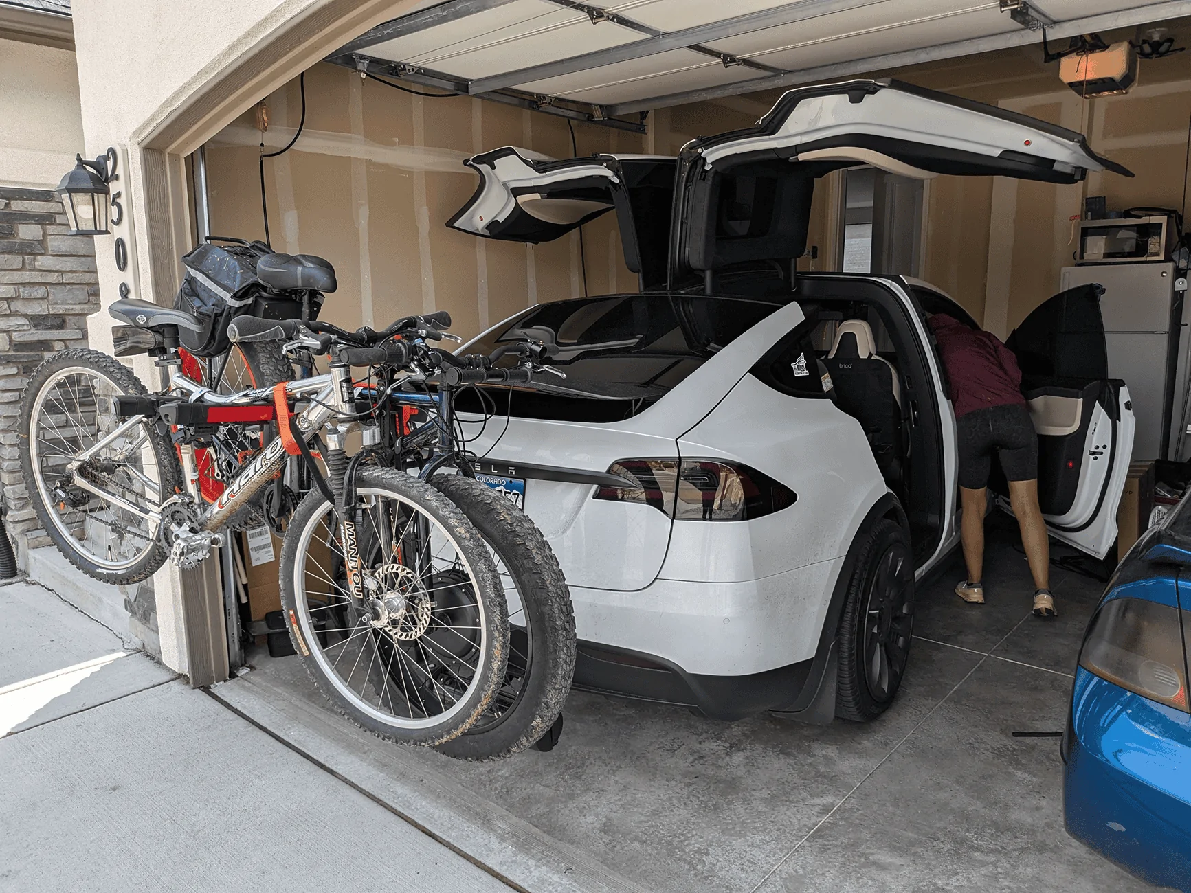 Tesla Cybertruck 🚲 Bike carrier options? 1725461167533-1