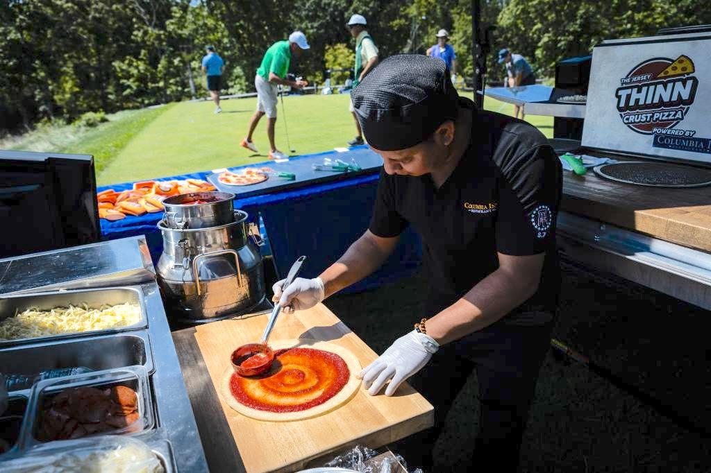 Tesla Cybertruck Cybertruck Pizza Food Truck cooks pizza on site in just 2 minutes cybertruck pizza truck 3
