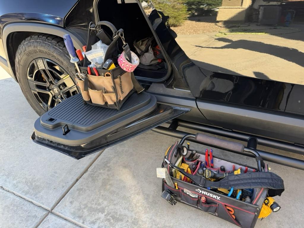 Tesla Cybertruck Car Mechanic Reviews The CyberTruck: Breakthrough or Super Gimmick? 1725490903341-fh