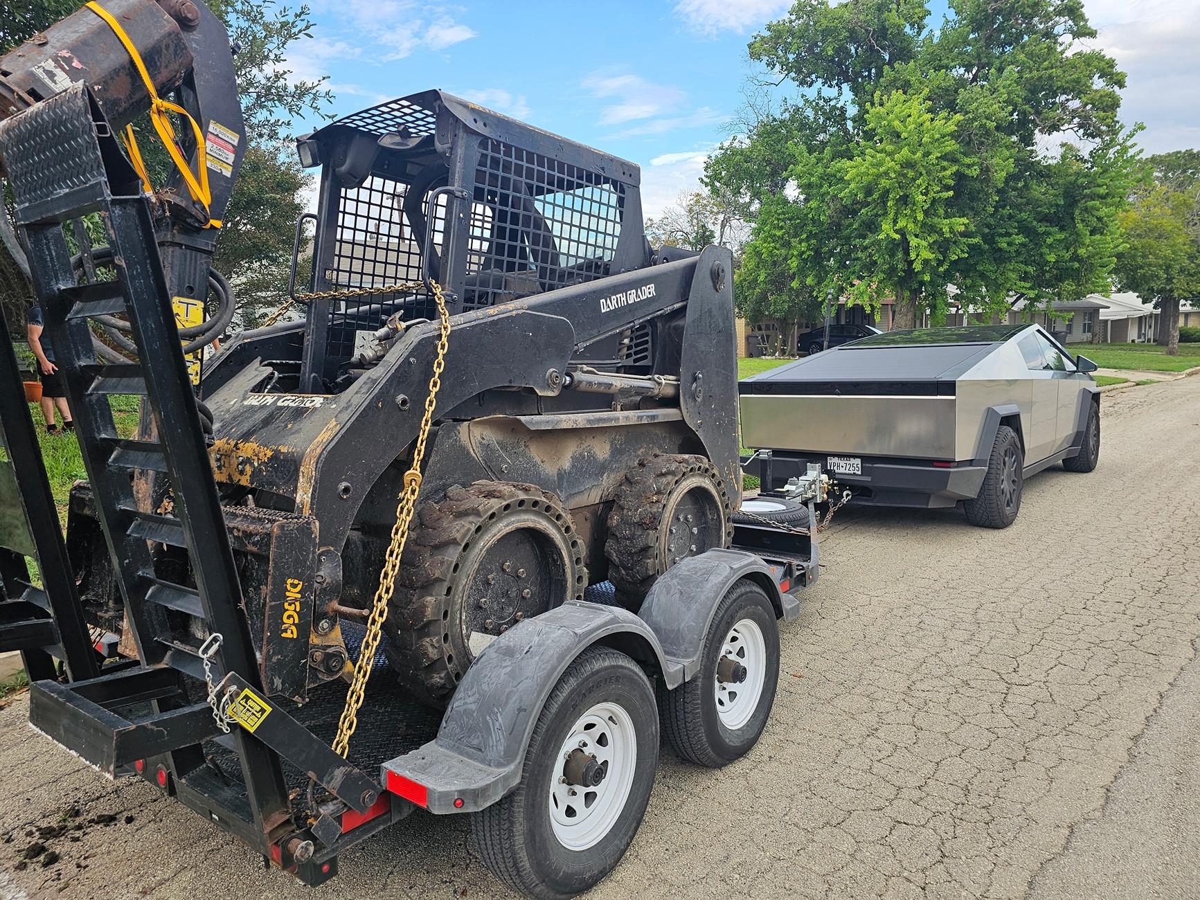 Tesla Cybertruck 🦾 Cybertruck doing truck stuff!  Post your photos! Tesla Towin