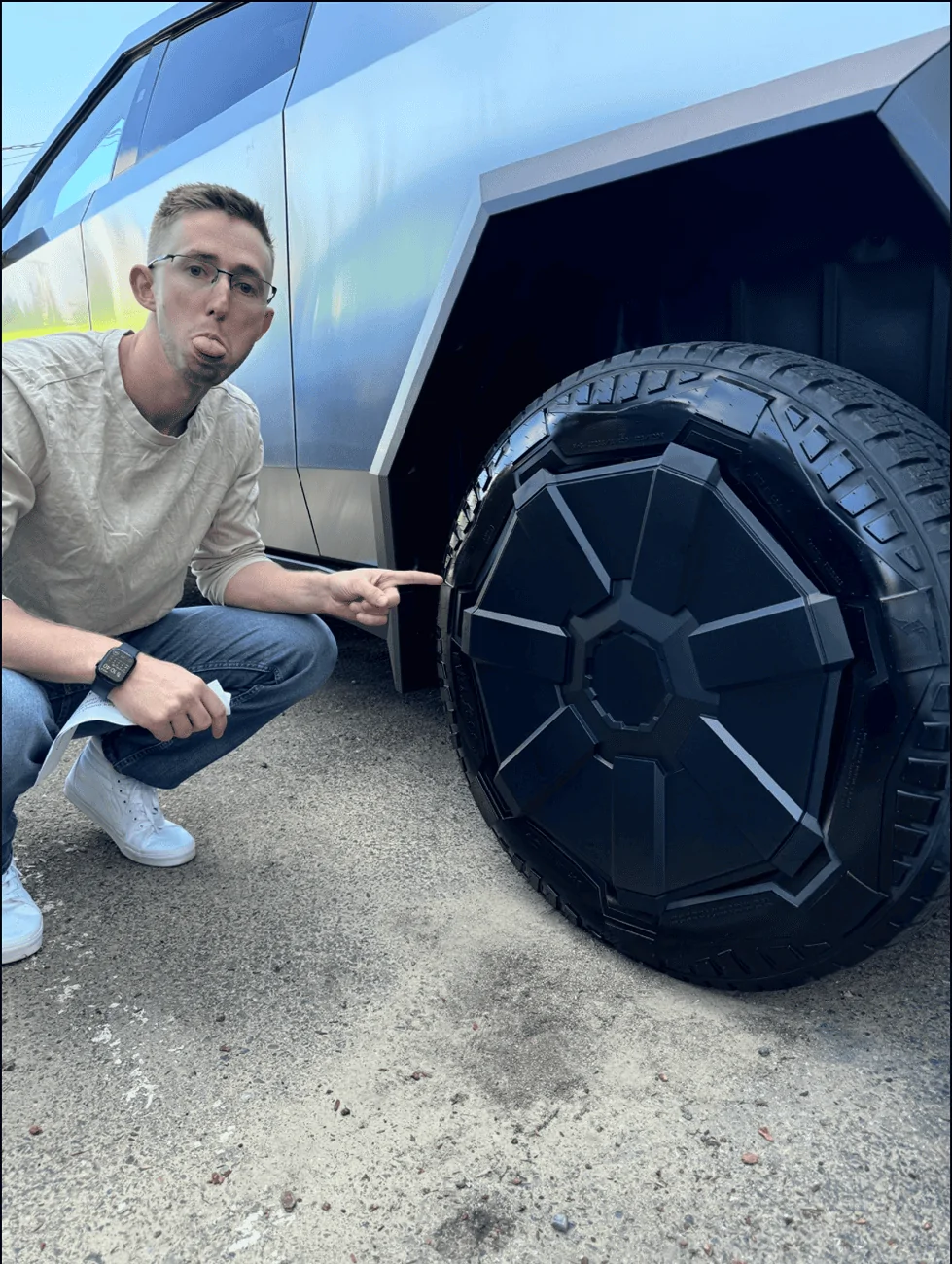 Tesla Cybertruck Wheel covers coming with new deliveries? Screenshot 2024-09-05 at 4.26.04 PM