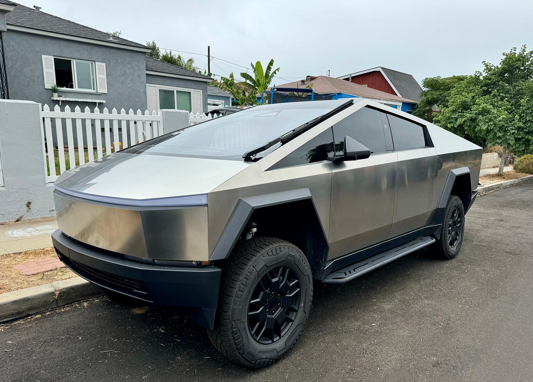 Tesla Cybertruck What's the Best Cybertruck Aftermarket Accessories you have? IMG_3243