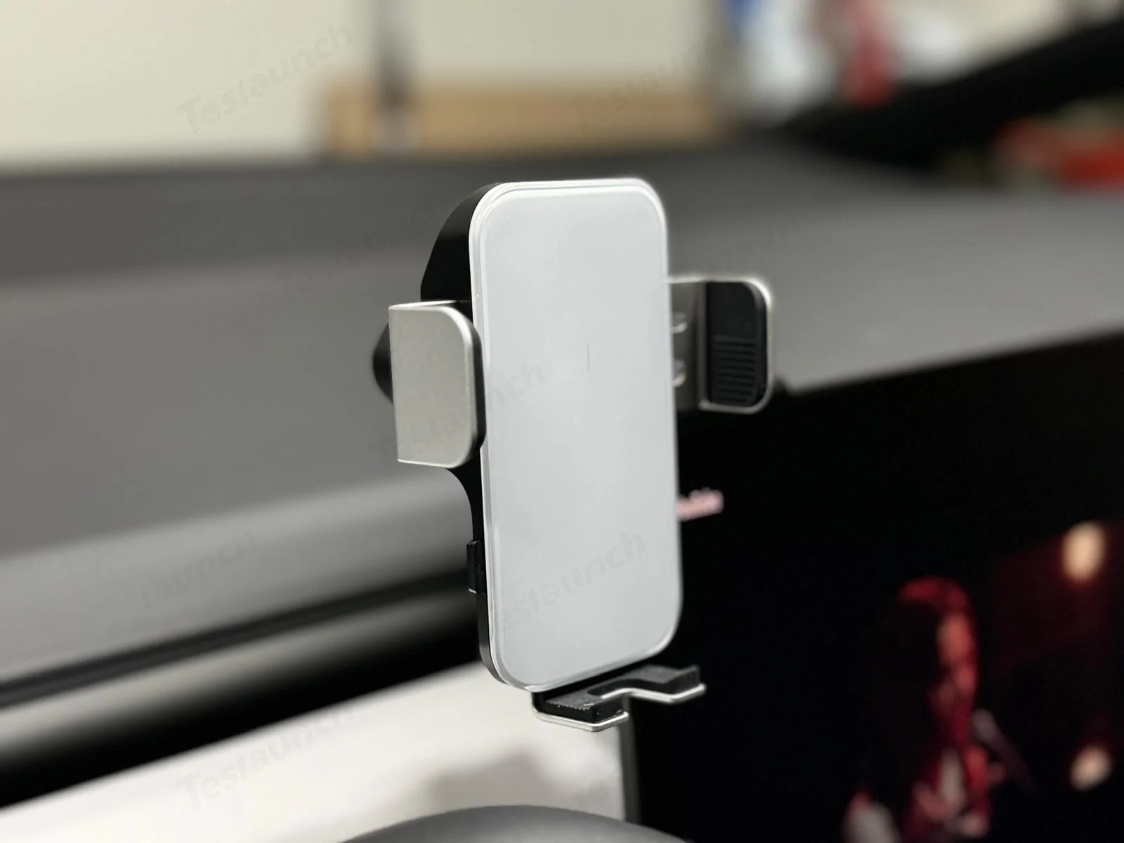 Tesla Cybertruck 🚀 Cybertruck Magnetic Phone Holders Owners' Review:  – What Works Best? 🚀 08