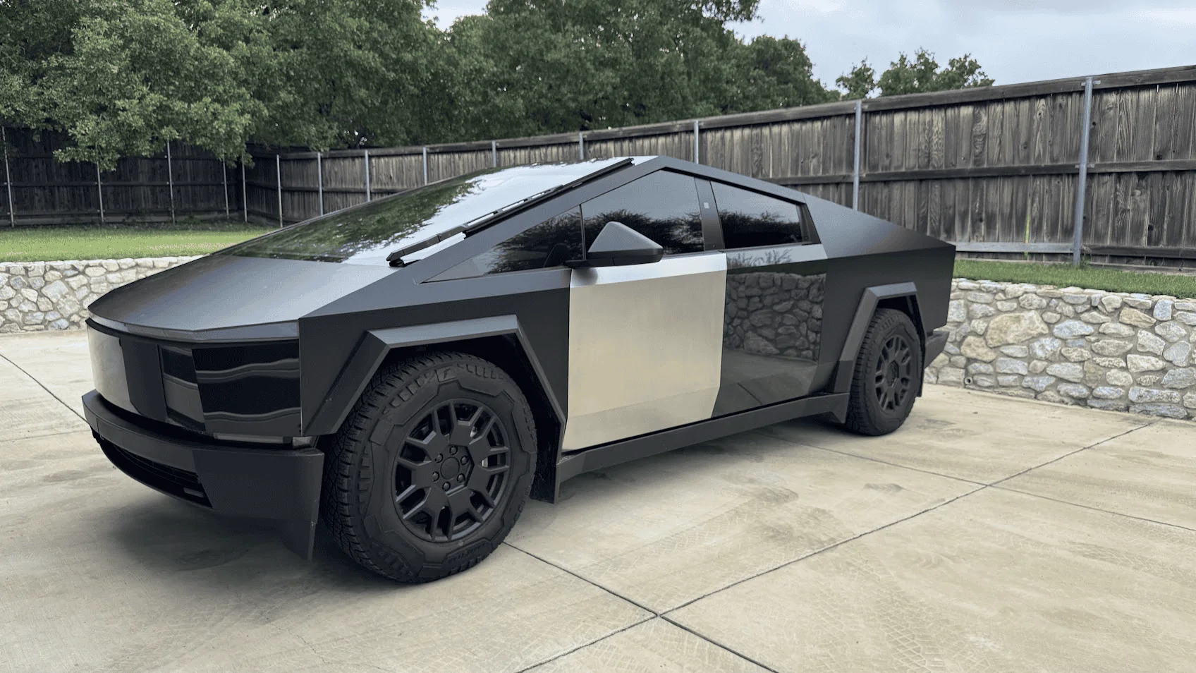 Tesla Cybertruck Wrapping my Cybertruck - PPF or Vinyl? 1725643210896-tv