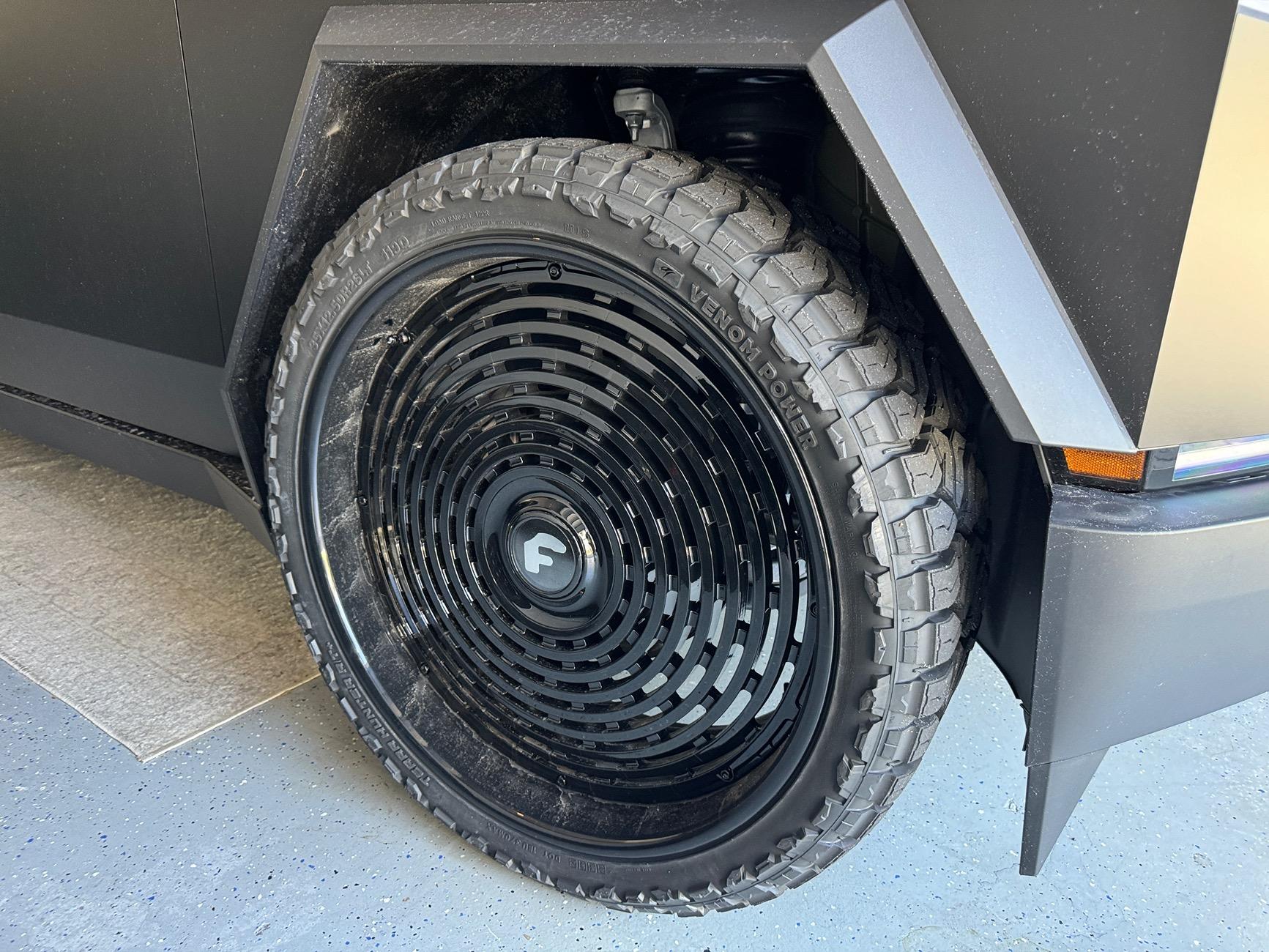 Tesla Cybertruck Will 295/60/22 tire fit? IMG_0869