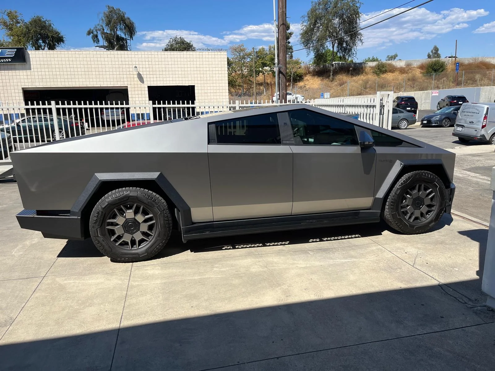 Tesla Cybertruck 🚀 New Release: Cybertruck Running Boards From Stickercity for a Majestic Stance 🦁 – Get Yours Now! 🌟 Cybertruck tesla running boards step stands stickercity los angeles black new release (5)