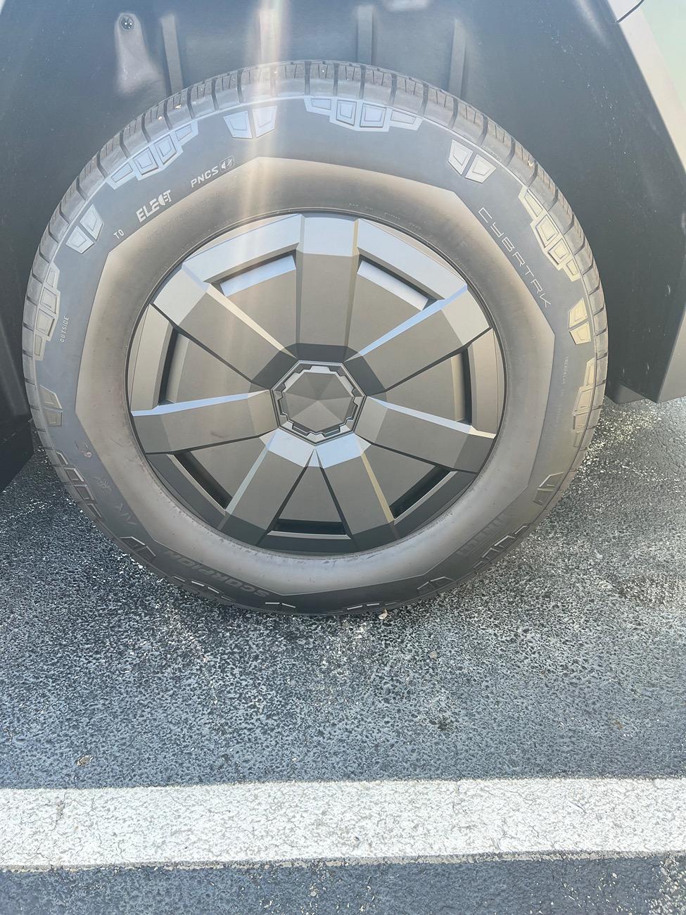 Tesla Cybertruck Wheel covers coming with new deliveries? IMG_6117
