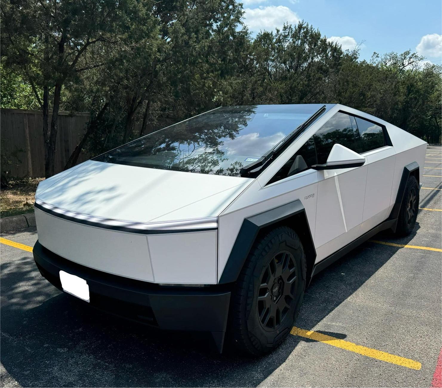 Tesla Cybertruck WHITE Vinyl Wrap & PPF Cybertruck -- Photos & Videos 3M Matte White Vinyl Wrap + 3M white reflective tape = %22tron%22 look 6