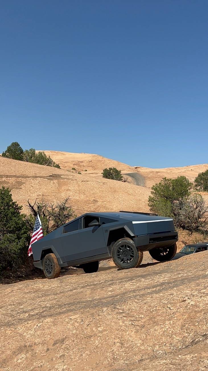 Tesla Cybertruck Cybertruck takes on Fins & Things and Hell's Revenge @ Moab IMG_6716