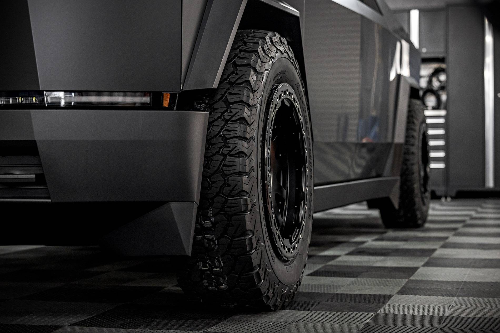 Tesla Cybertruck Customer Highlight: Frozen Black Pure PPF & UP-03 Beadlock Wheels BPAS Vinny la Barbera Cybertruck 1920px  (14)