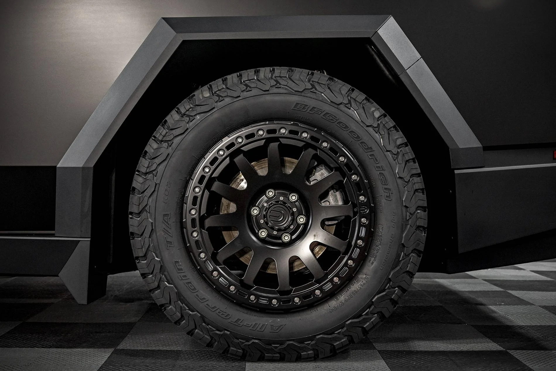 Tesla Cybertruck Customer Highlight: Frozen Black Pure PPF & UP-03 Beadlock Wheels BPAS Vinny la Barbera Cybertruck 1920px  (8)