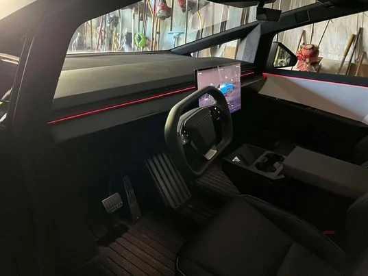Tesla Cybertruck White Dash reflection blanks side mirrors 458404187_566777152340969_2277108814068458650_n