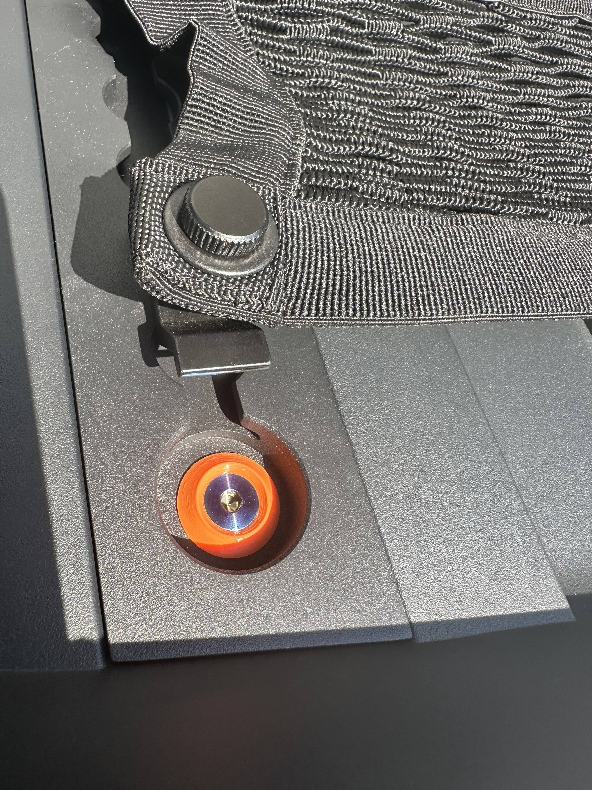 Tesla Cybertruck Front trunk L-track + Cargo net Bolt Mod IMG_0142