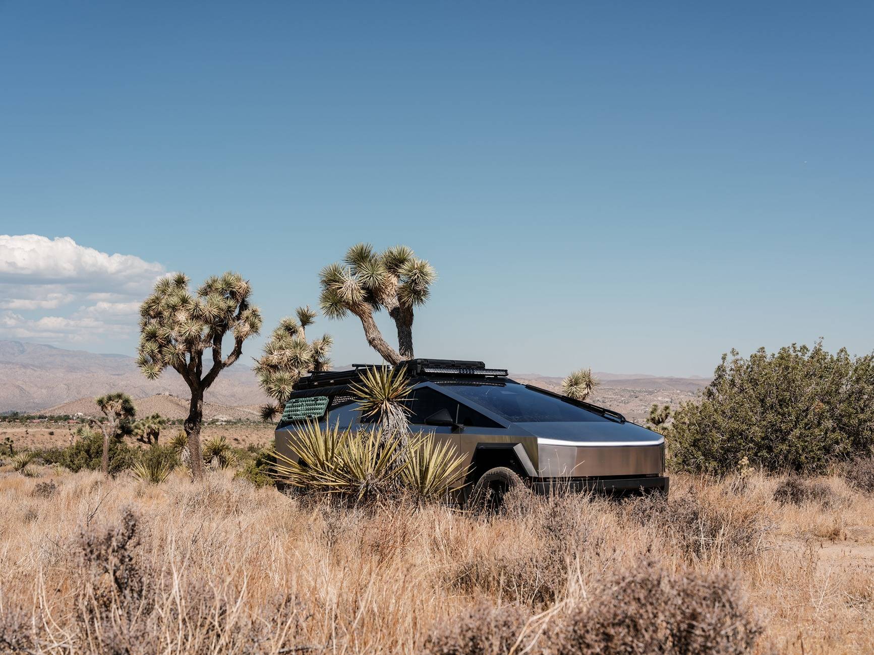 Tesla Cybertruck Joshua Tree Adventure with the Cybertruck – Overlanding Setup, CyberTent Mode, and LED-Lit Awning (Urander) DSCF6617-2