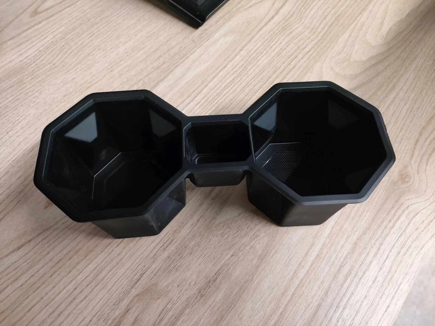 Tesla Cybertruck Cybertruck Center Console Cup Holder is the next star about to shine in our lineup! 1725962778582-7o