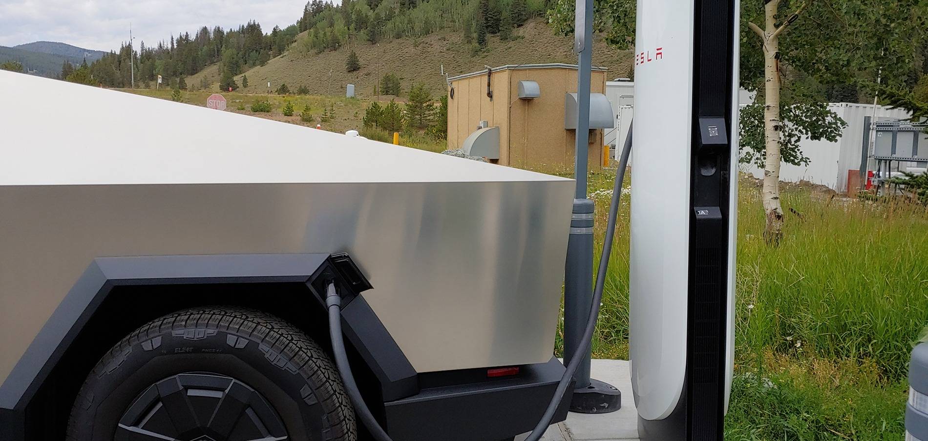 Tesla Cybertruck CT Supercharging speeds on V4 SC 20240904_121523_HDR