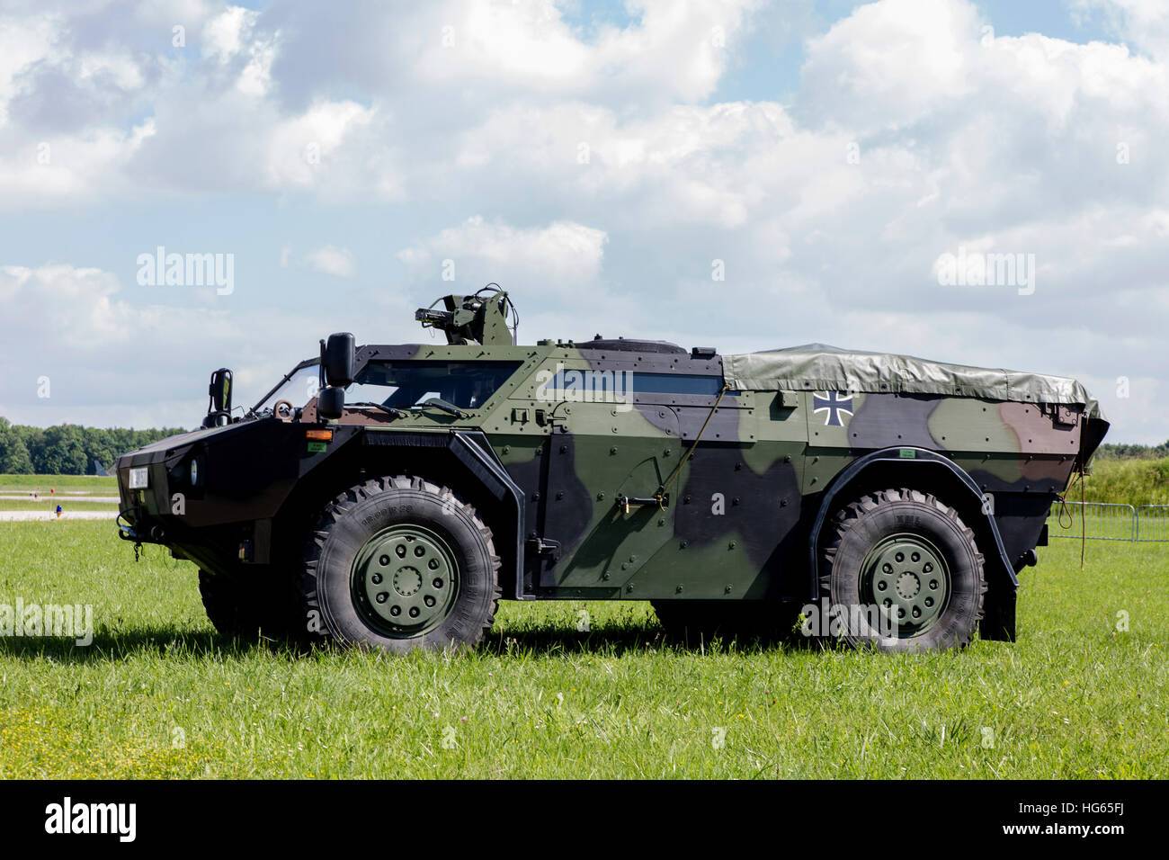 Tesla Cybertruck Cybertruck vs Fennek military vehicle IMG_0275