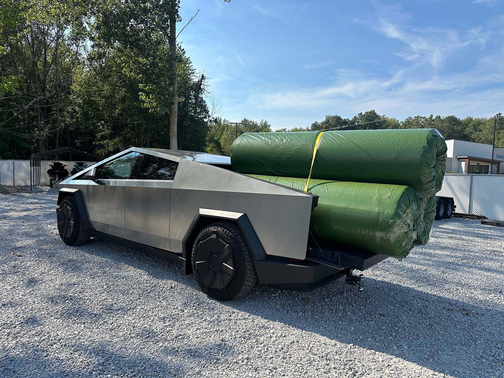 Tesla Cybertruck What Are You Hauling in your Cybertruck? 🦾 👷‍♂️ IMG_9692