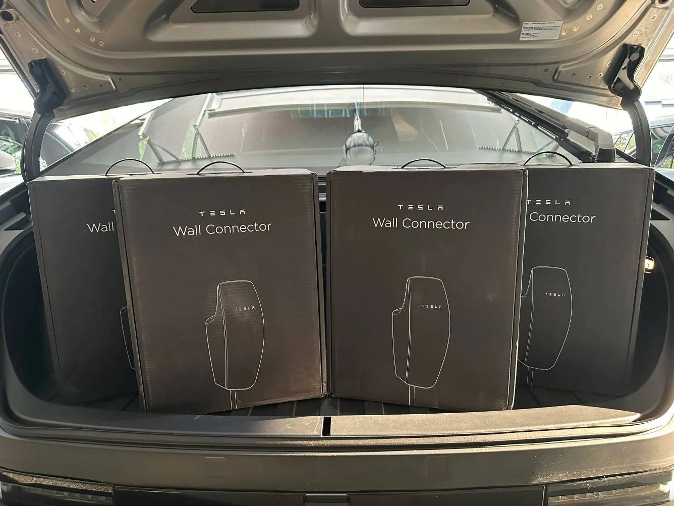 Tesla Cybertruck FS: (4) Tesla Wall Connectors 2024-09-12 09_53_25-Windo