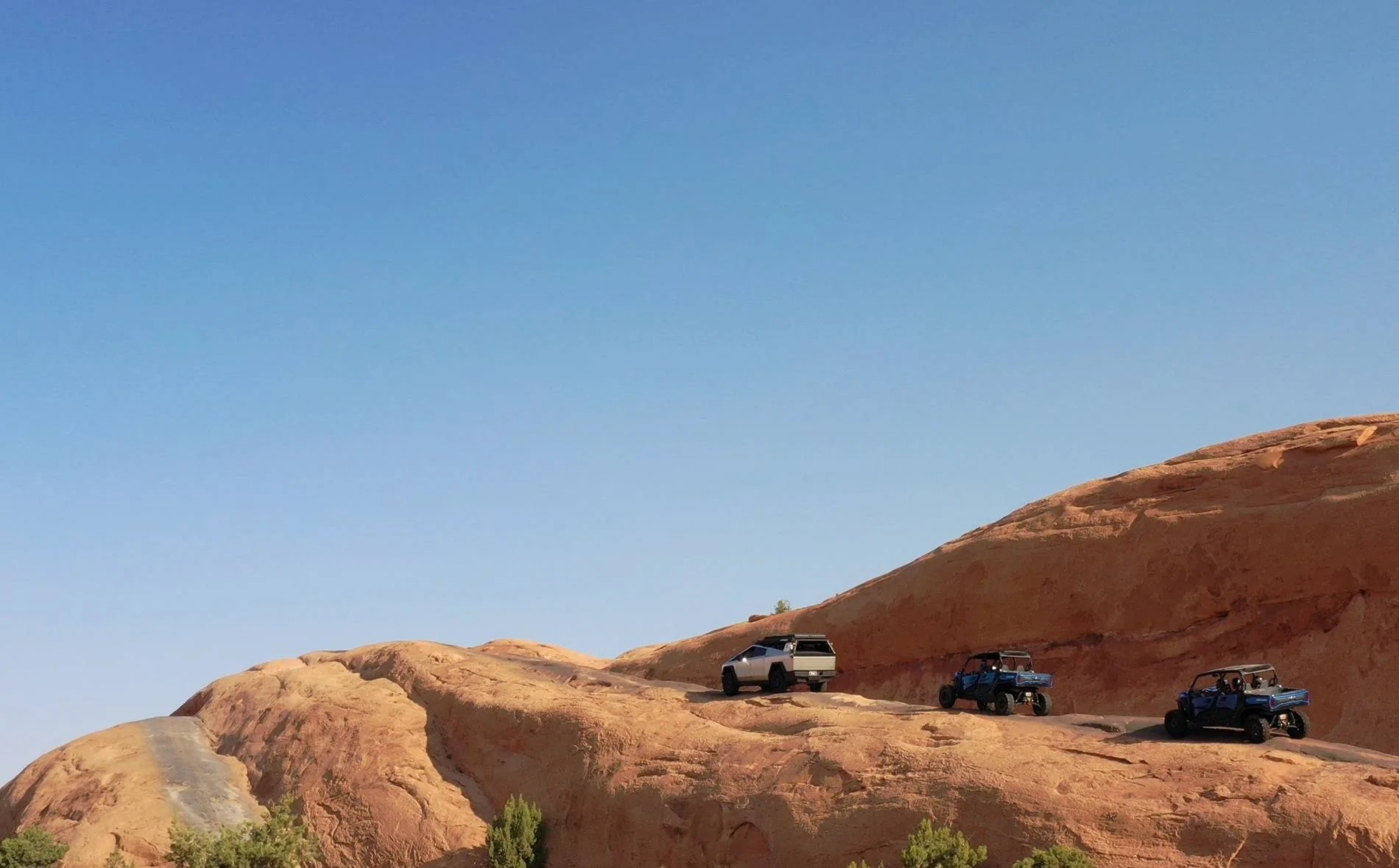 Tesla Cybertruck Cybertruck Off-Road Surprise: Tackling Hell’s Revenge with Stock Tires utah