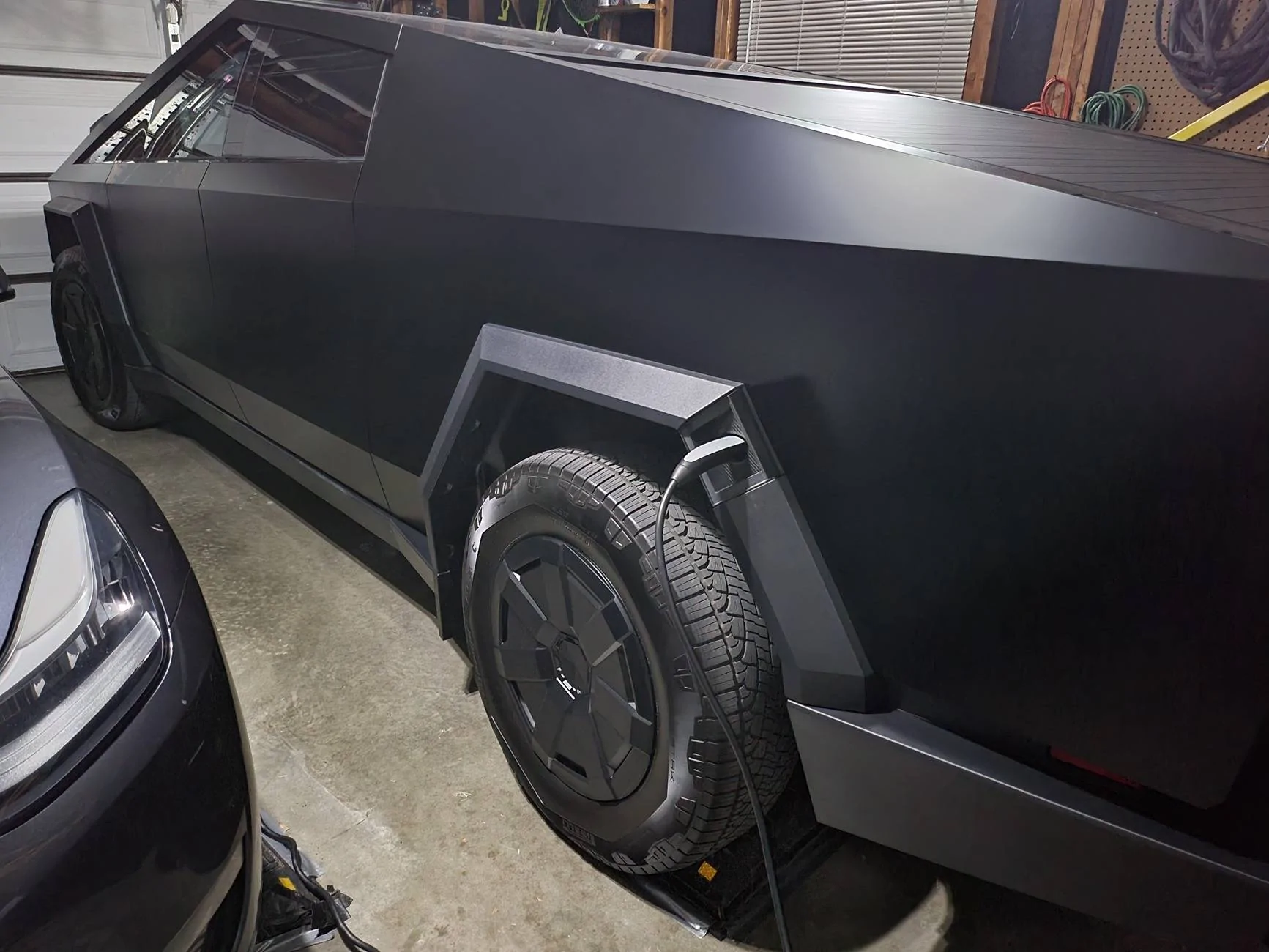 Tesla Cybertruck Tight Squeeze - Garage Parking & Clearance 20240907_205539