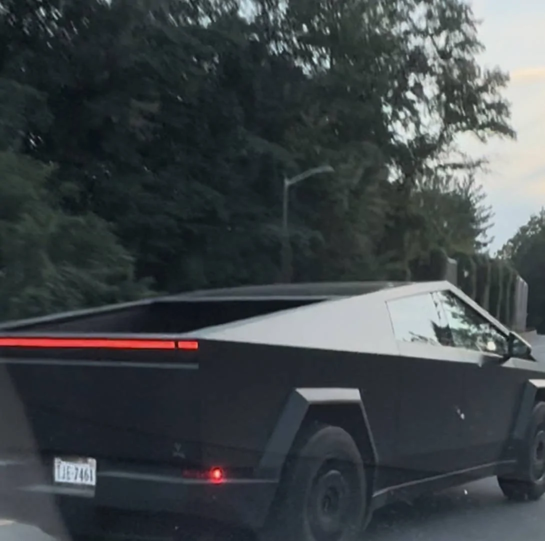 Tesla Cybertruck Black Matte wrap Cavalier Cybertruck IMG_3436